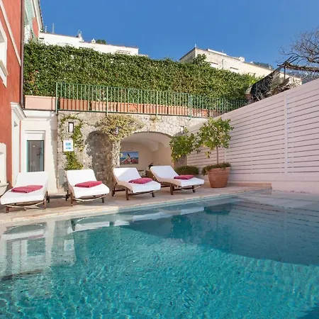 Villa Aurora